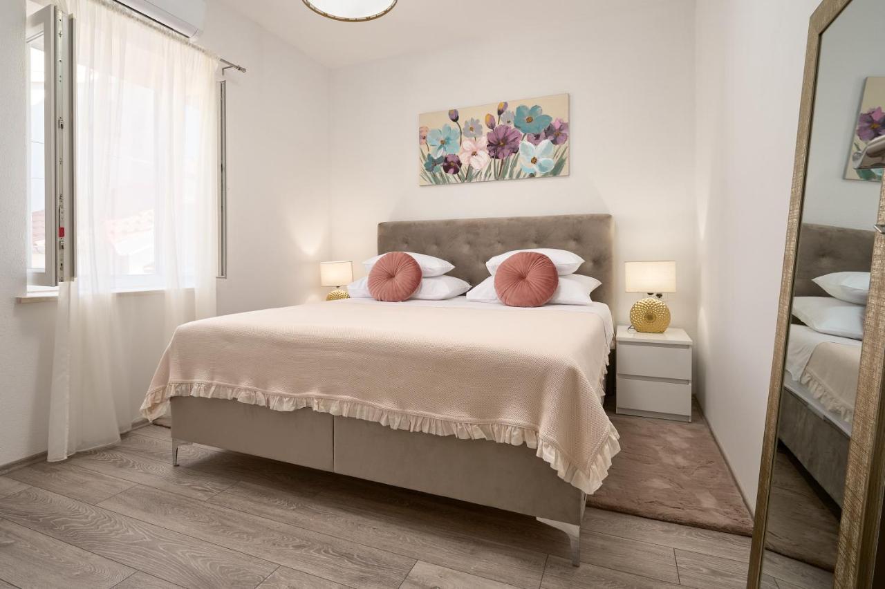 Zora Residence Каштела Екстер'єр фото